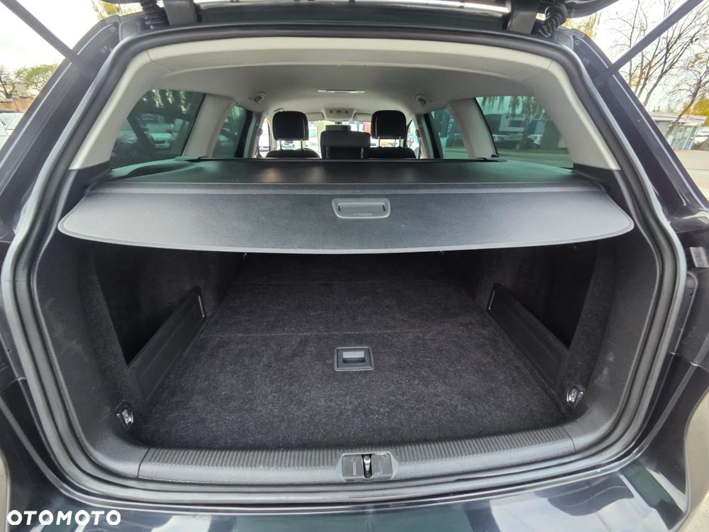 Volkswagen Passat Variant 2.0 Blue TDI SCR Comfortline - 30