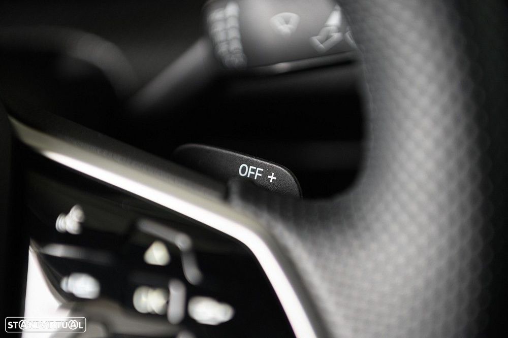 VW Golf 1.5 eTSI R-Line DSG - 31