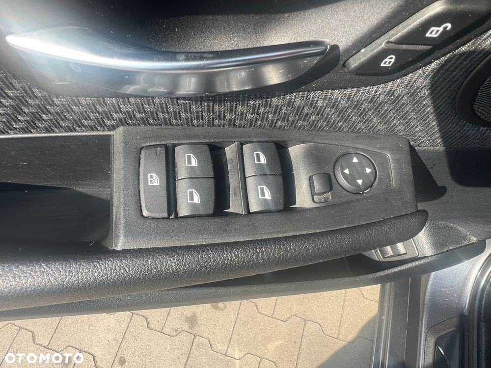 BMW Seria 2 216d Advantage - 17