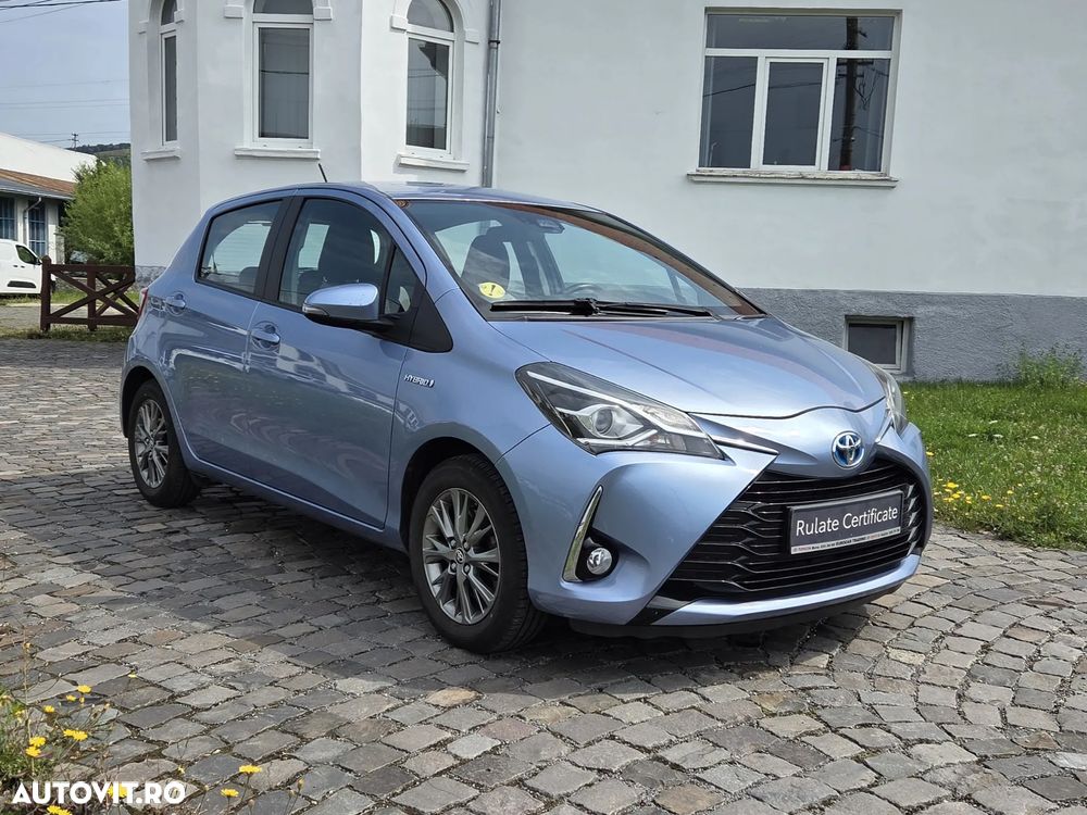 Toyota Yaris 1.5 VVT-i HSD Luna - 1