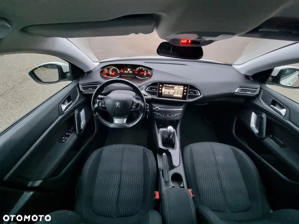 Peugeot 308 1.6 BlueHDi Allure S&S - 30