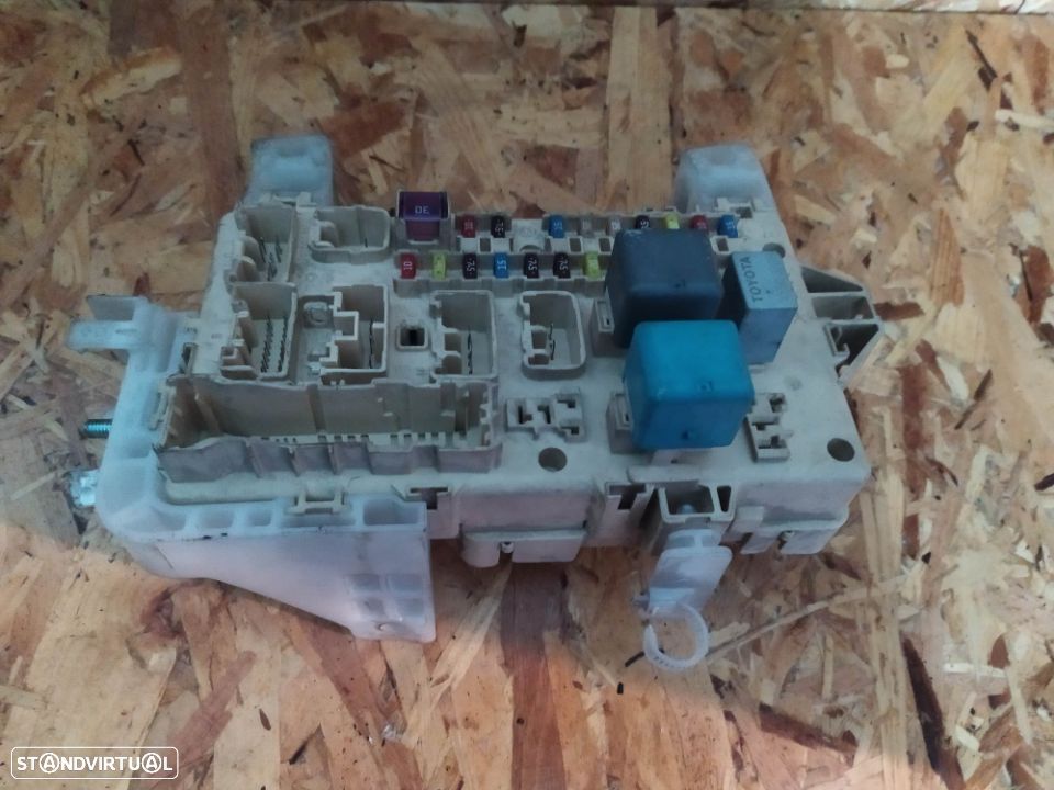 CAIXA DE FUSIVEIS TOYOTA COROLLA VERSO AR10 04-08 892210F010 - 1