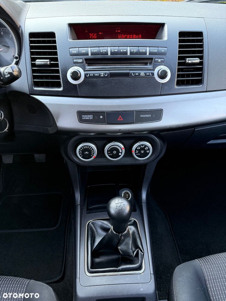 Mitsubishi Lancer 1.8 Intense - 24