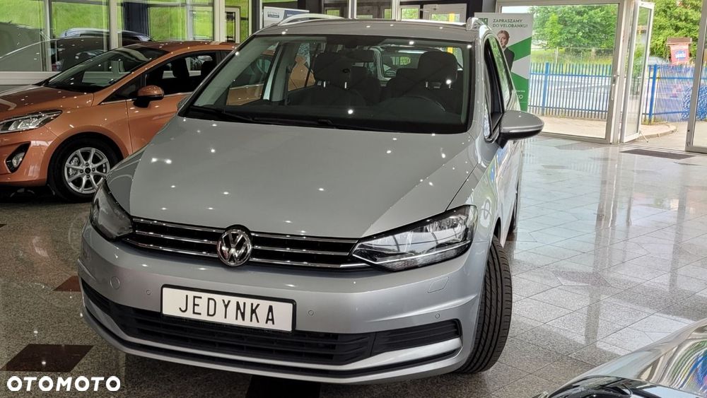 Volkswagen Touran - 4