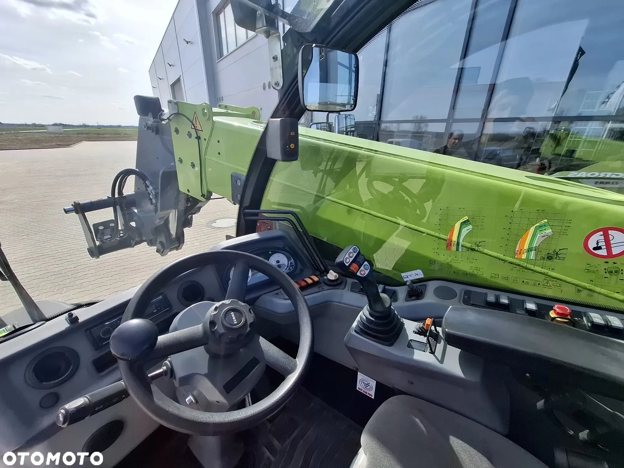 Claas SCORPION 746 VP Stage IV - 8