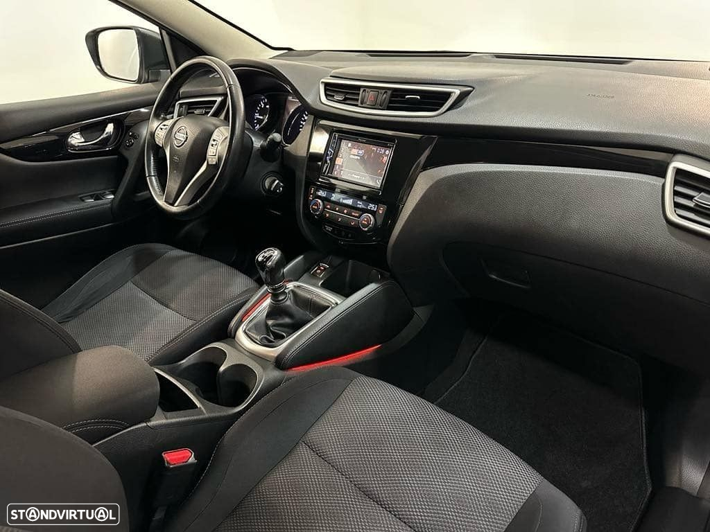 Nissan Qashqai 1.5 dCi N-Connecta - 9