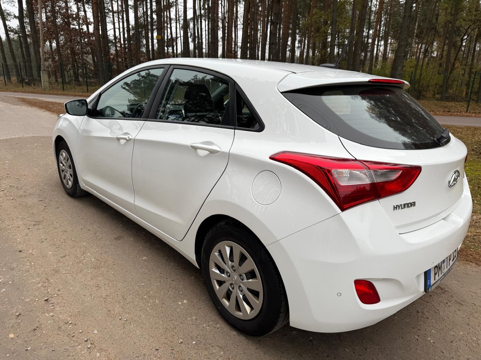 Hyundai i30 1.4 BlueDrive Classic + - 5