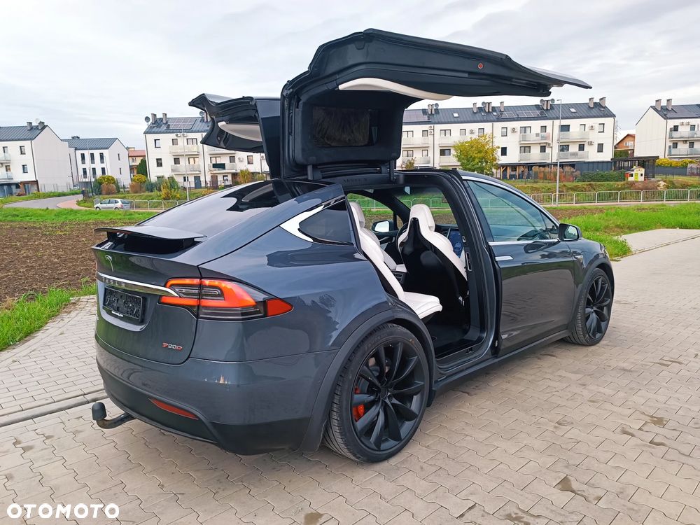 Tesla Model X Performance - 30