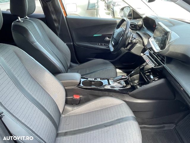 Peugeot 2008 1.2 L PureTech STT EAT8 Allure - 5