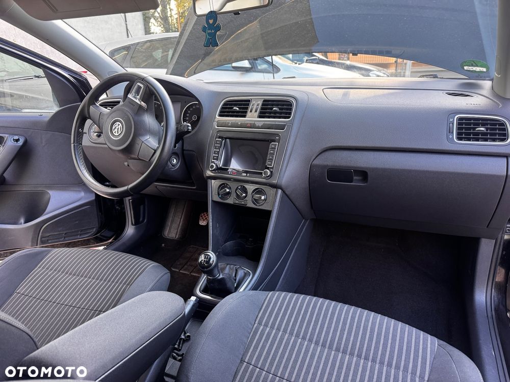 Volkswagen Polo 1.4 16V Comfortline - 28