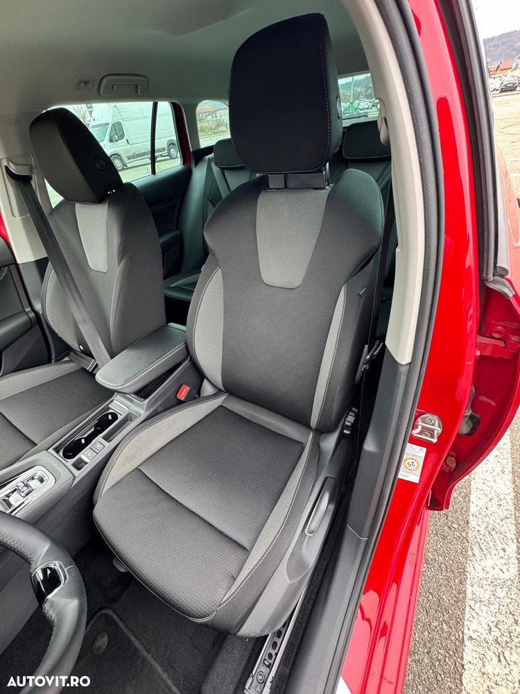 Skoda Octavia 2.0 TDI DSG Tour - 34