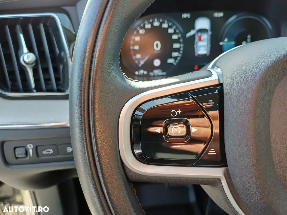 Volvo XC 60 Recharge T8 Twin Engine eAWD Inscription - 32