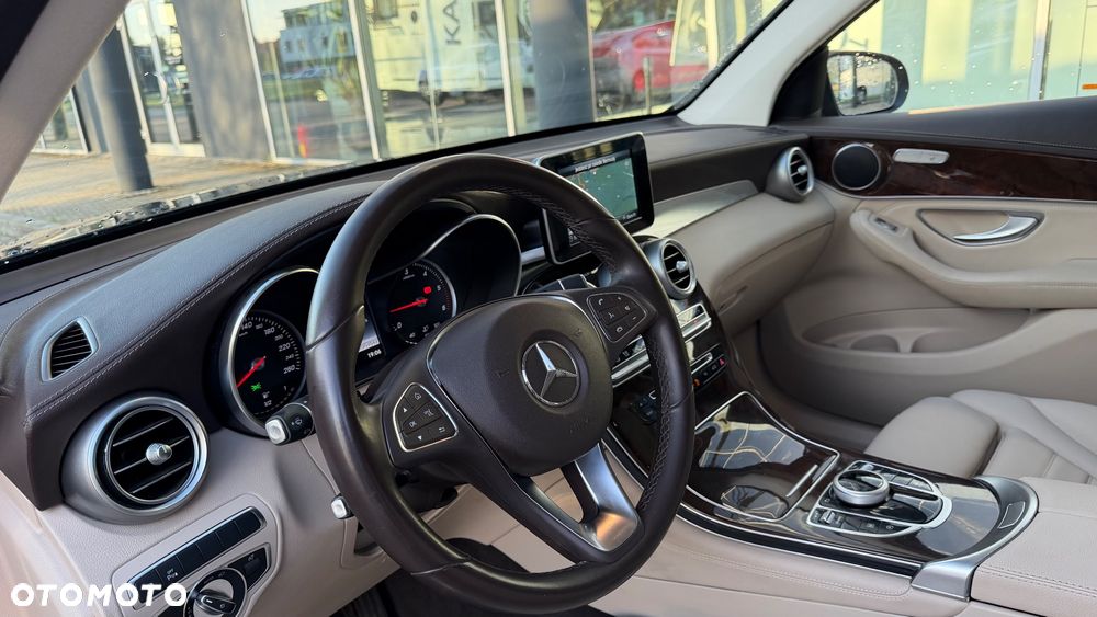 Mercedes-Benz GLC - 22