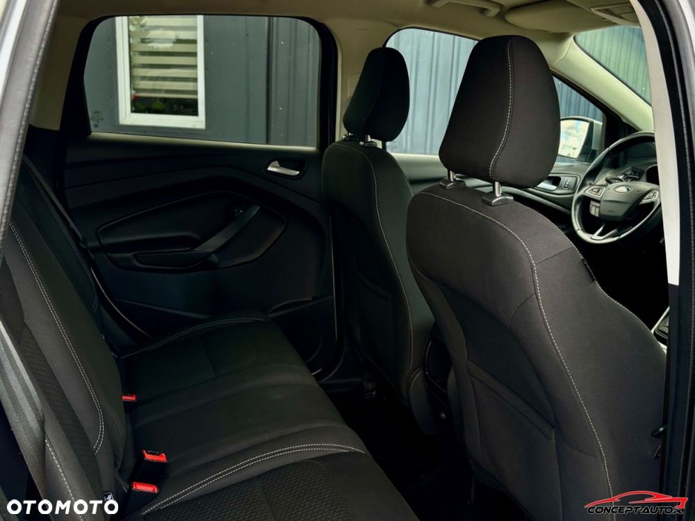 Ford Kuga - 17