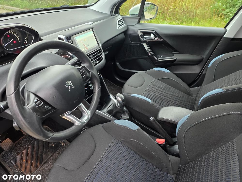 Peugeot 208 1.2 PureTech Allure - 15