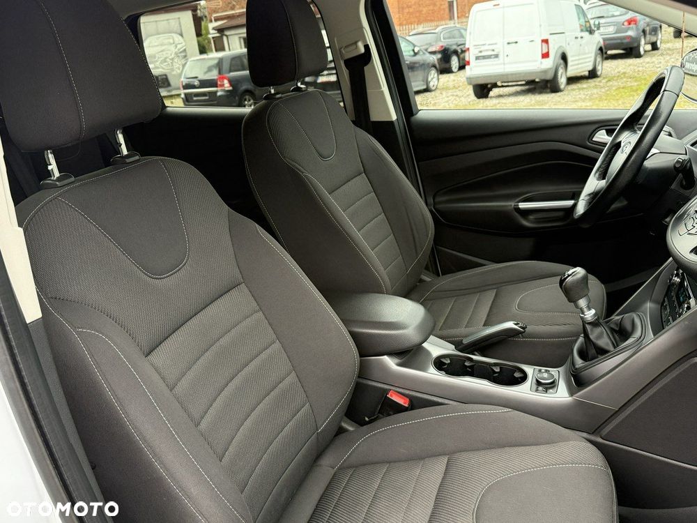 Ford Kuga - 31