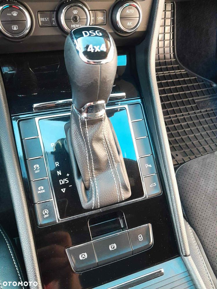 Skoda Superb 2.0 TDI 4x4 Sportline DSG - 6