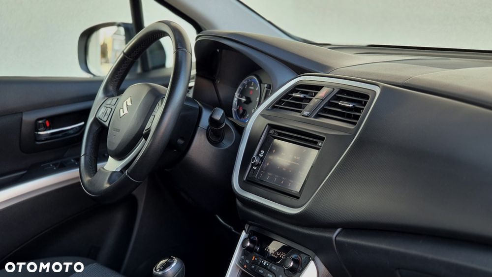 Suzuki SX4 S-Cross 1.6 DDiS 4x4 Comfort+ - 12