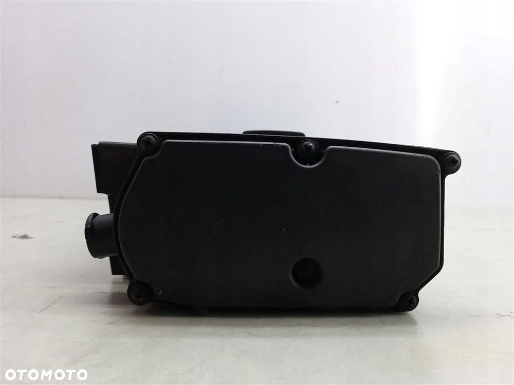 Pokrywa zaworów Mercedes Atego 815 A9040100930 ORYGINAŁ - 5