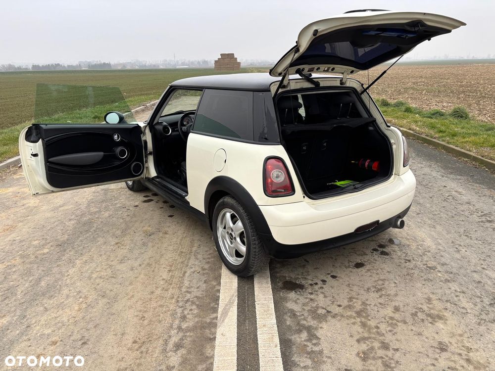 MINI Cooper Standard - 13