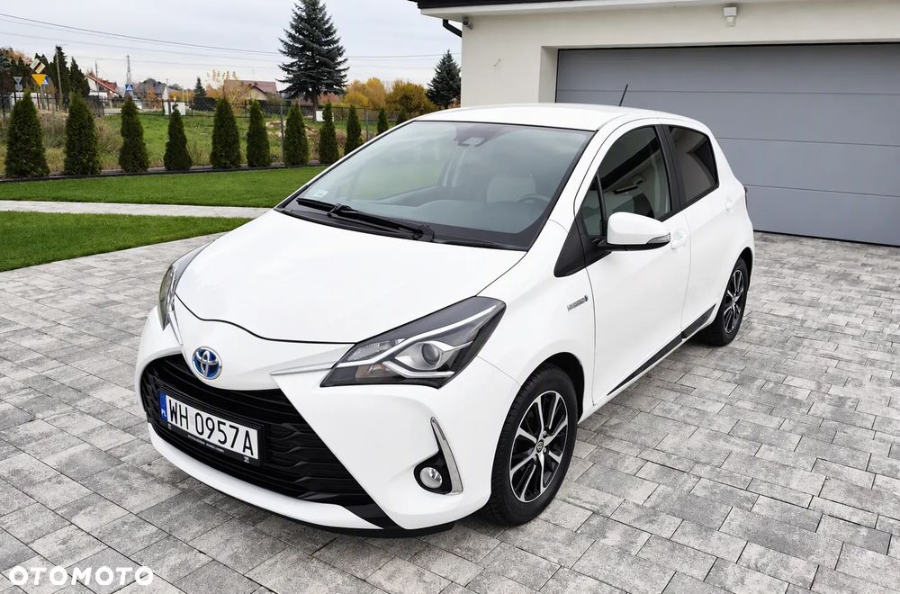 Toyota Yaris Hybrid 100 Life