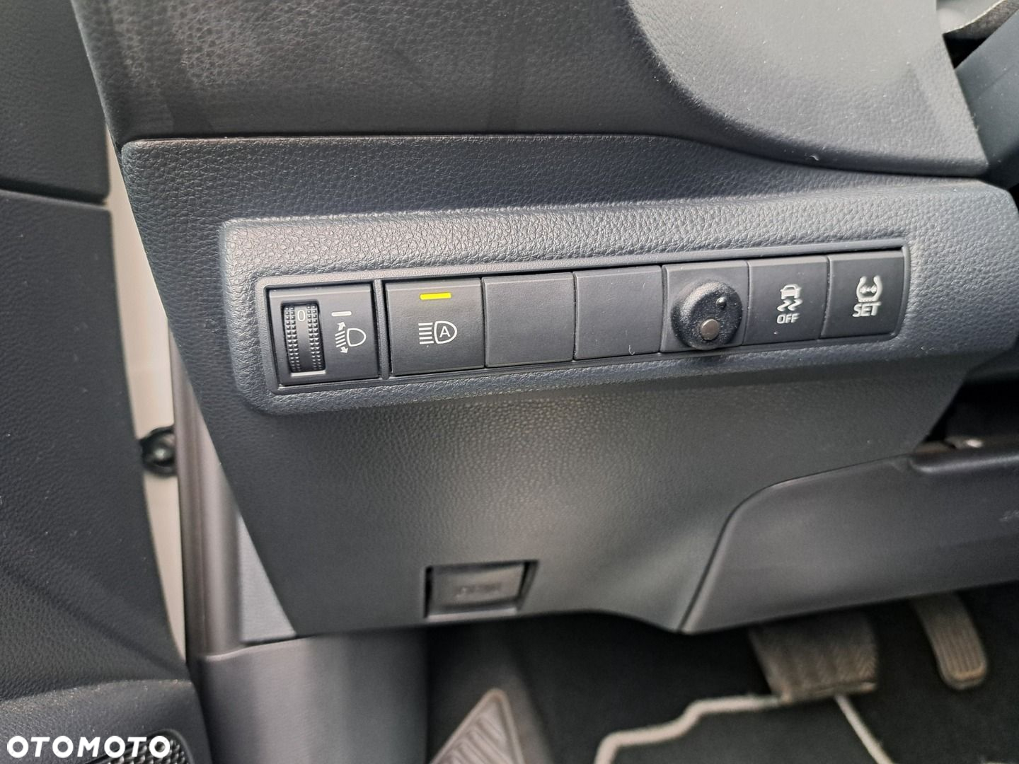 Toyota Corolla 1.8 Hybrid Comfort - 12