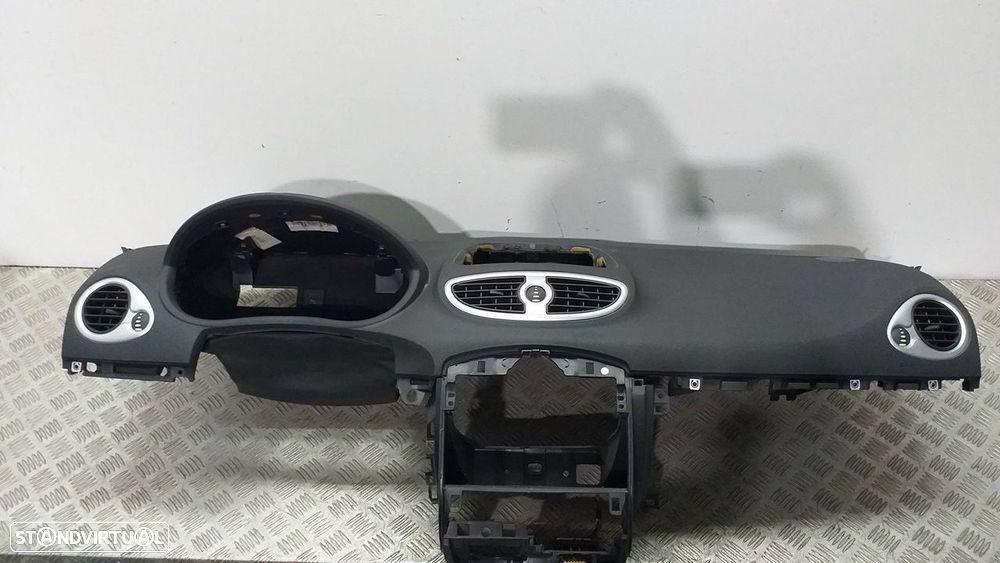 TABLIER RENAULT CLIO III 2007 -8200407587 - 4