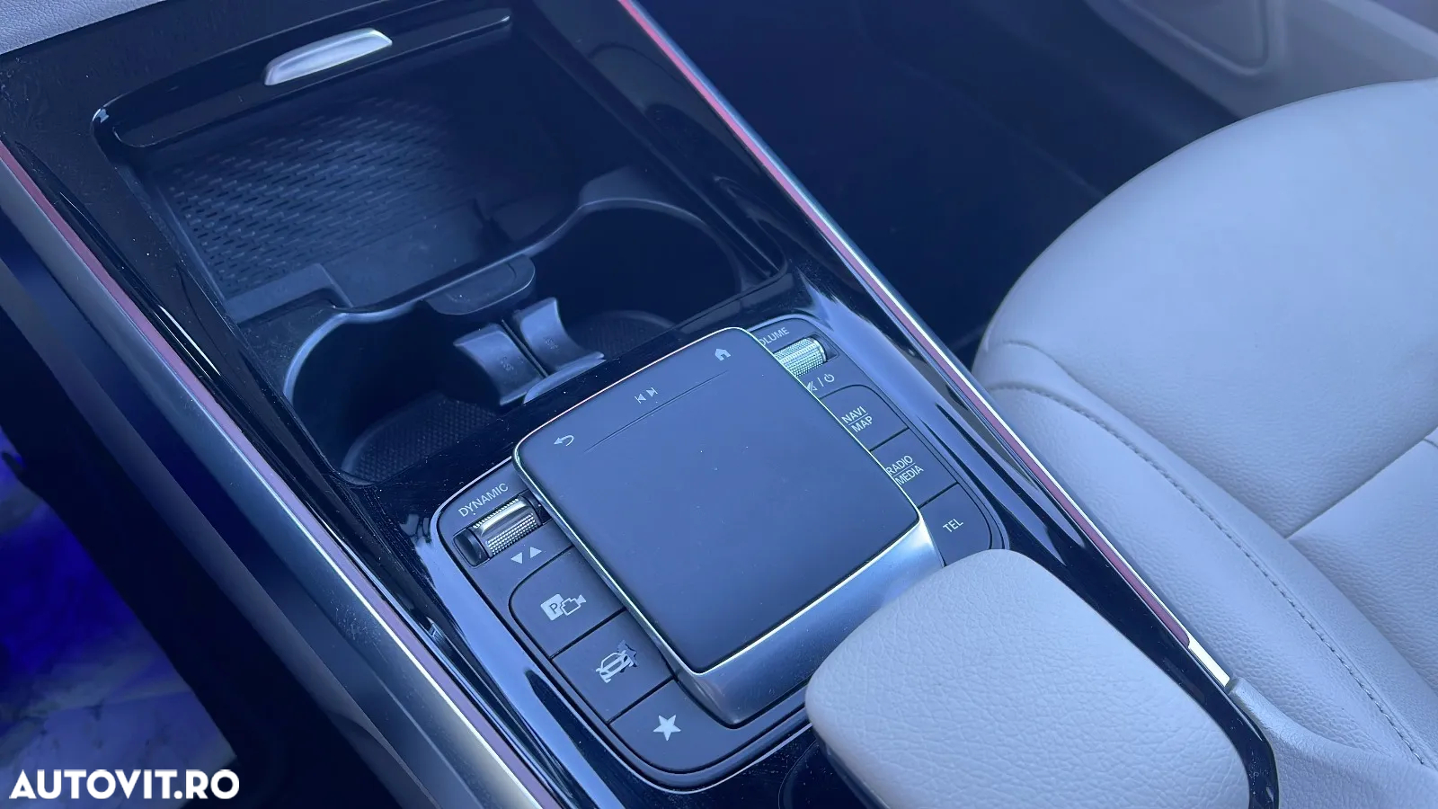 Mercedes-Benz EQB 350 4MATIC - 11
