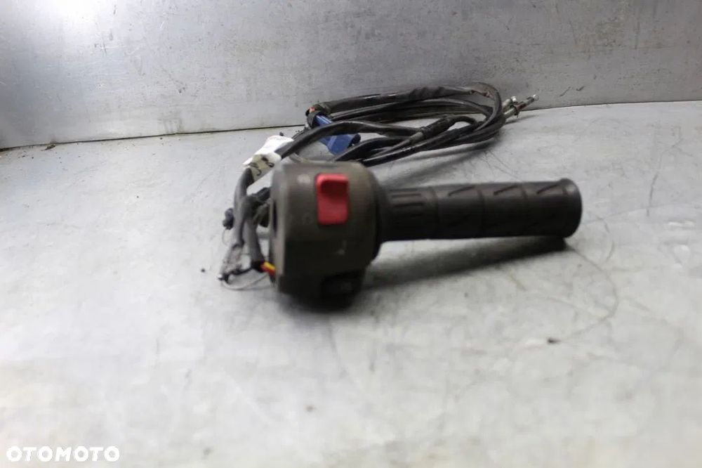 Kawasaki KLE 650 Versys przełączniki prawe rolgaz - 4