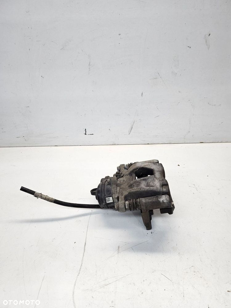 ZACISK HAMULCOWY LEWY TYŁ AUDI A4 B9 A5 8W0405BL - 7
