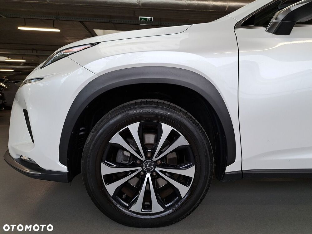 Lexus NX 300h F Impression AWD - 38