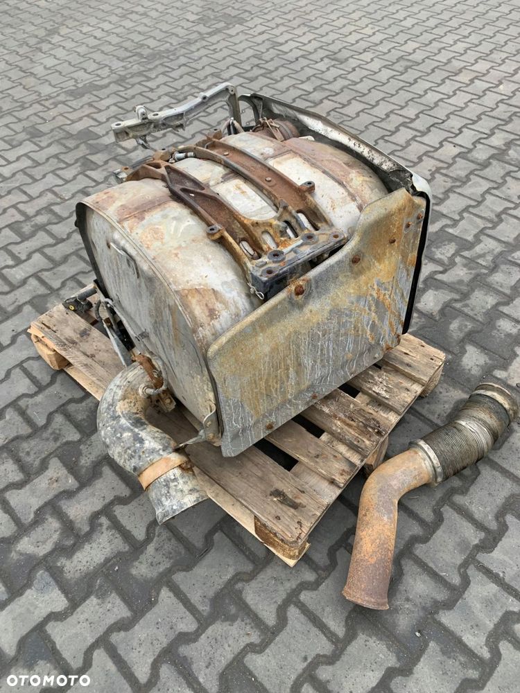 WYDECH KATALIZATOR TŁUMNIK VOLVO FH 4 EURO 6 - 4