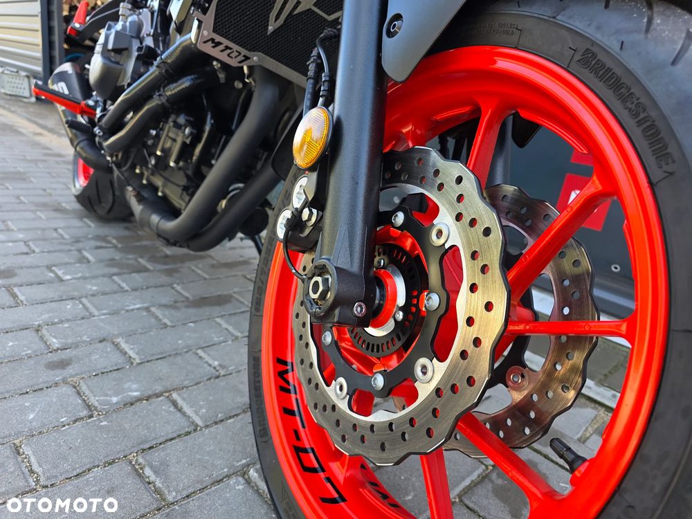 Yamaha MT - 27
