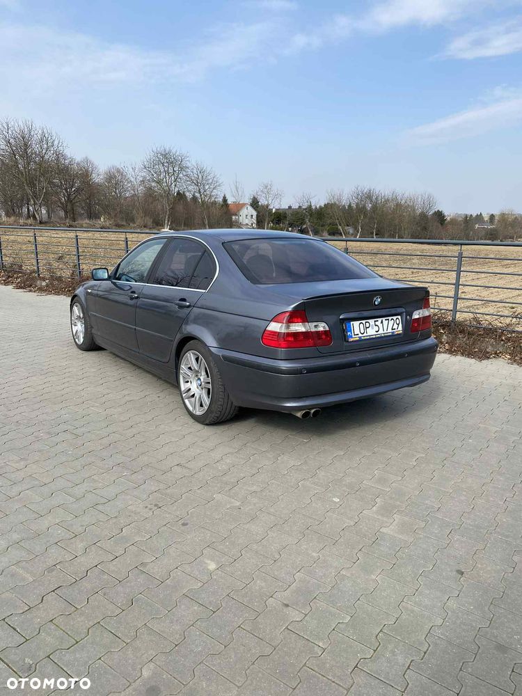 BMW Seria 3 325i - 1