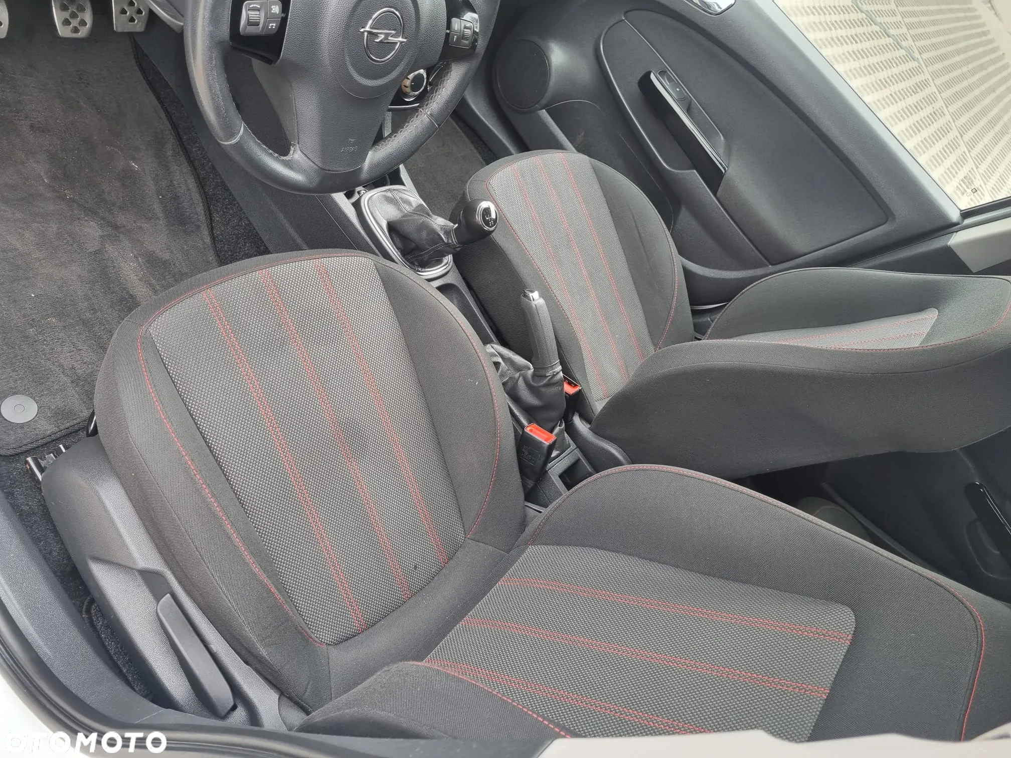 Opel Corsa 1.4 16V Cosmo - 7