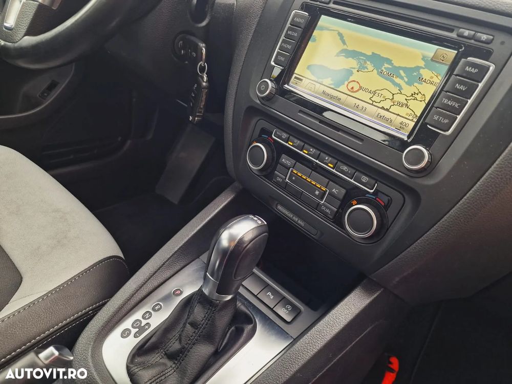 Volkswagen Jetta 1.6 TDI DSG Blue Motion Technology Life - 18