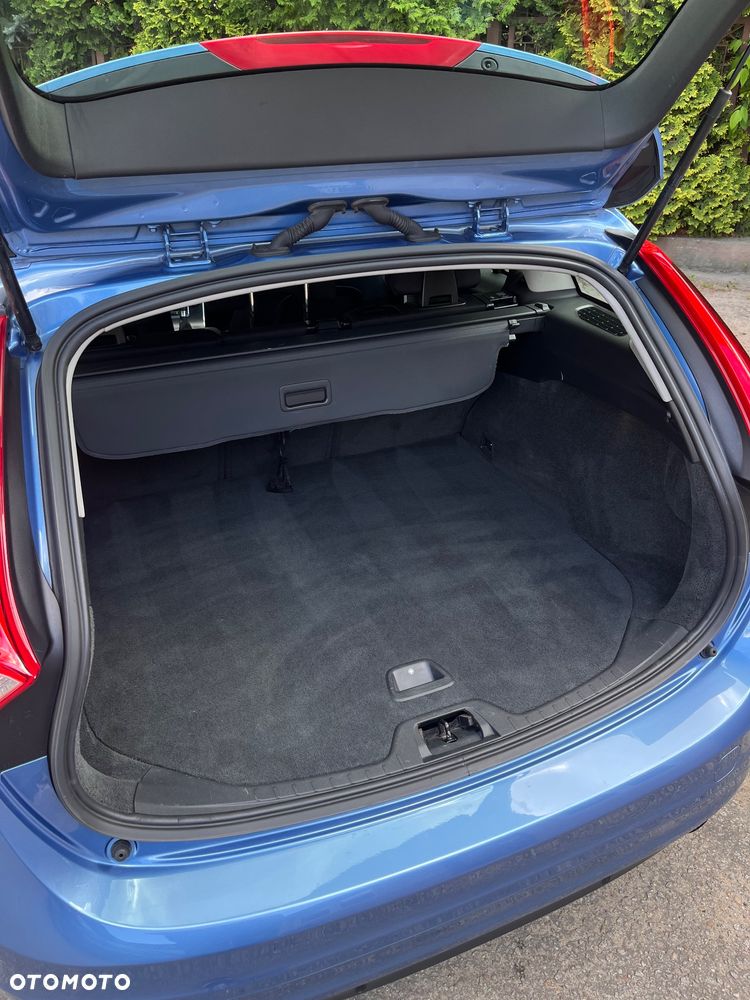 Volvo V60 T3 Momentum - 5