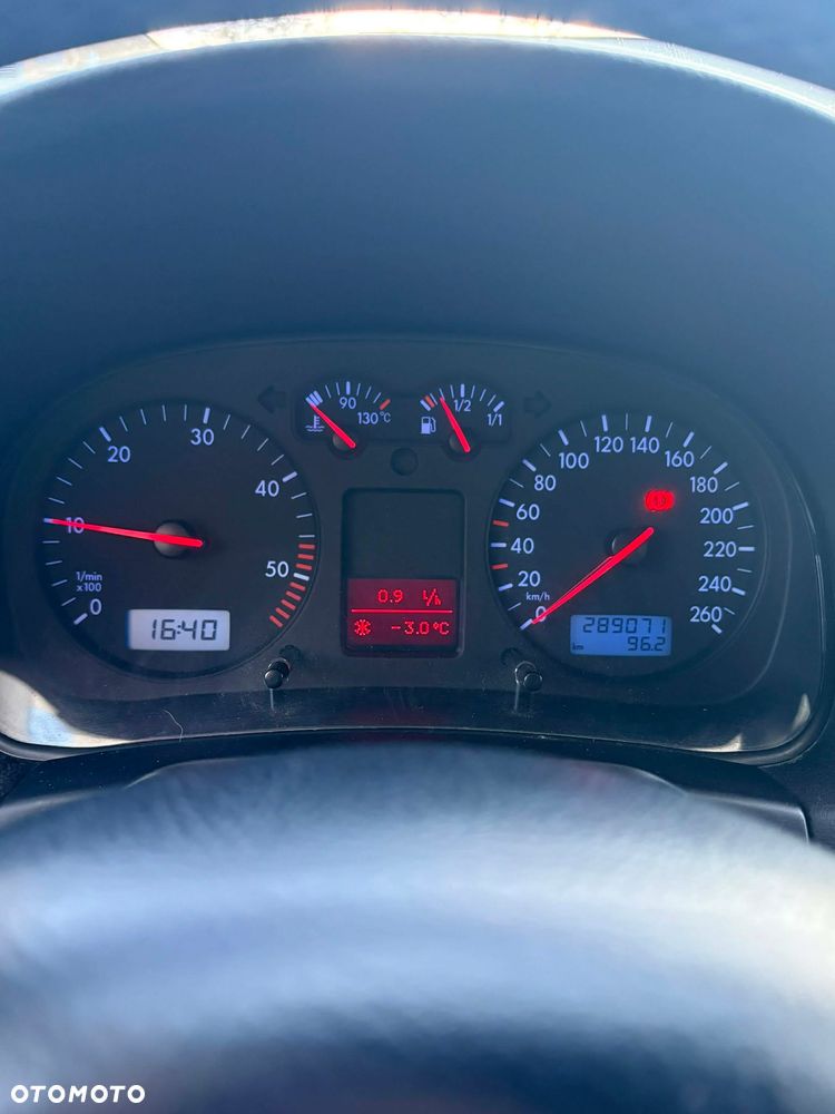 Volkswagen Golf - 10