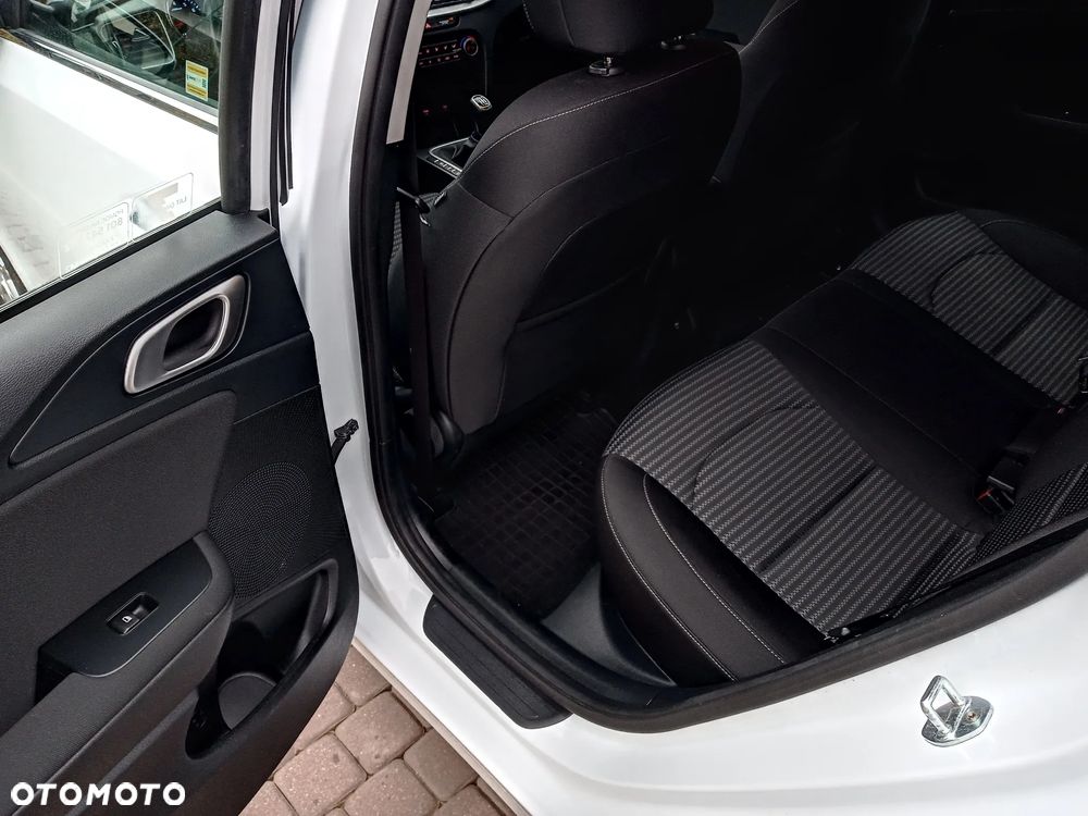 Kia Ceed 1.5 T-GDI M - 23