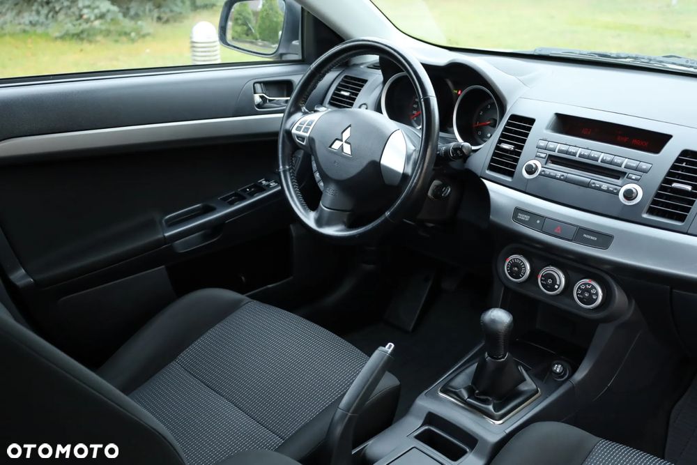 Mitsubishi Lancer 1.5 Invite - 16