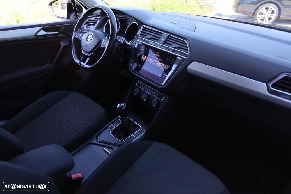 VW Tiguan 1.6 TDI Confortline - 16