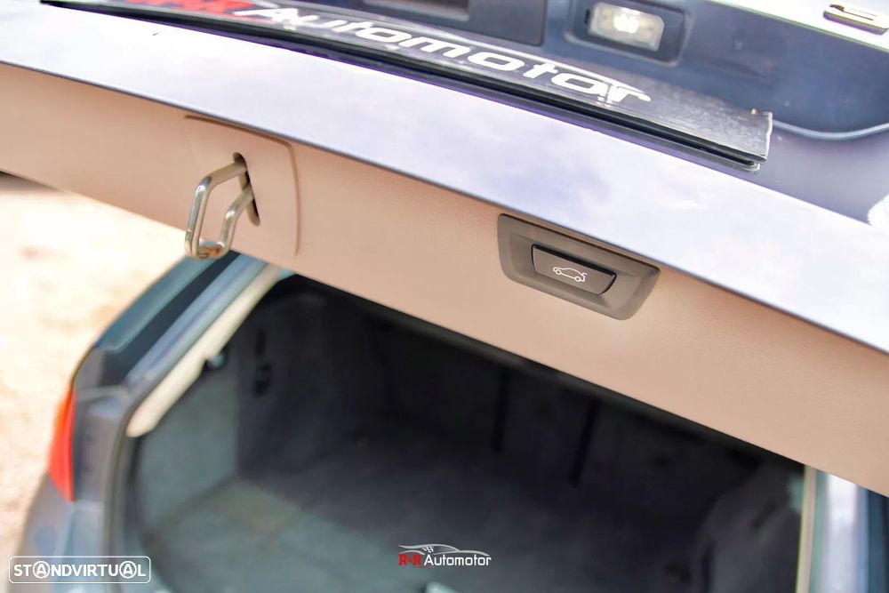 BMW 320 d EfficientDynamics Line Modern — fotografia 11
