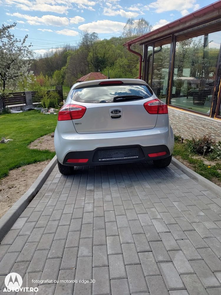 Kia Rio - 11