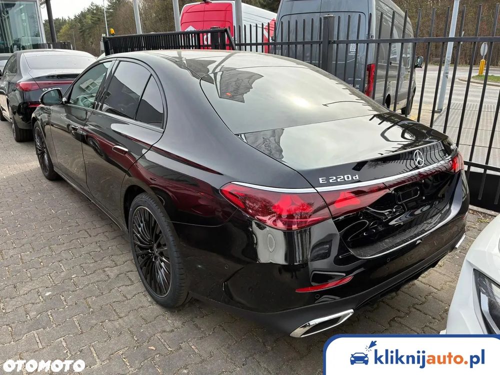 Mercedes-Benz Klasa E 220 d mHEV 4-Matic AMG 9G-Tronic - 3