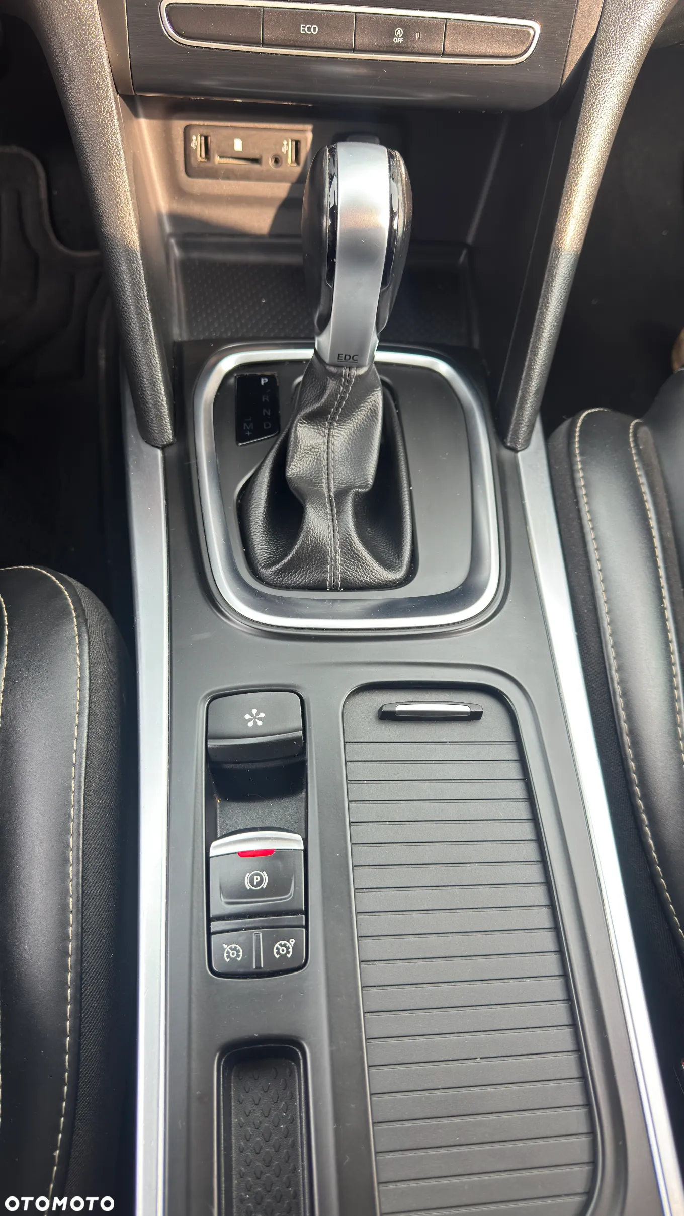 Renault Megane 1.6 dCi GT EDC - 30