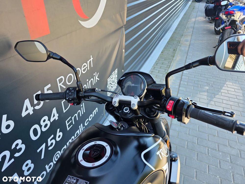 Triumph Trident - 30
