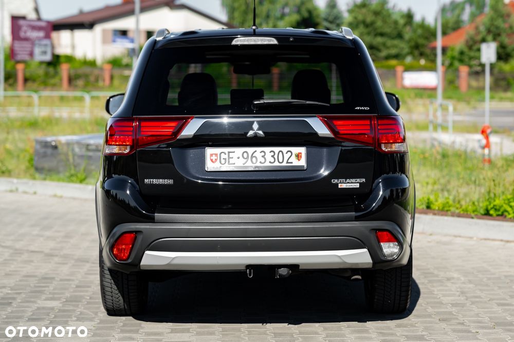 Mitsubishi Outlander 2.2 DI-D 4WD Automatik Invite - 12