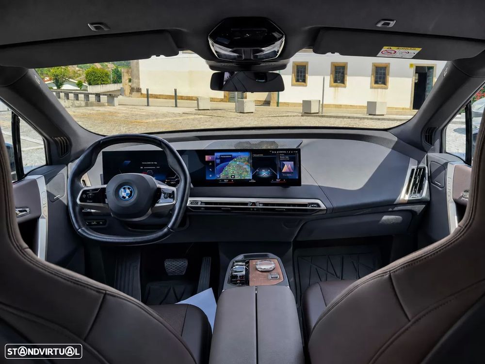 BMW iX xDrive 40 - 18