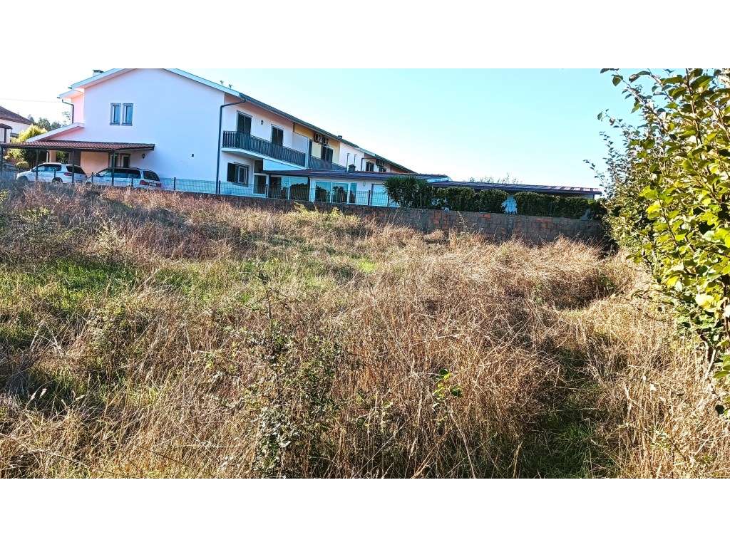 Terreno para venda com 26m de frente no centro de Fermentelos - Grande imagem: 4/16