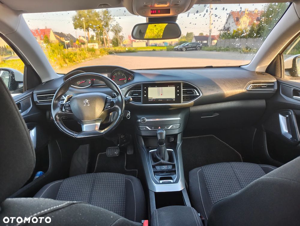 Peugeot 308 BlueHDi 130 EAT8 Stop & Start Allure - 19